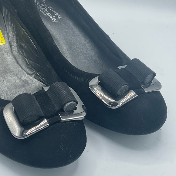 “RUSSELL & BROMLEY” for “STUART WEITZMAN” Black Bow Front Suede Heeled Shoes. - Picture 5 of 14
